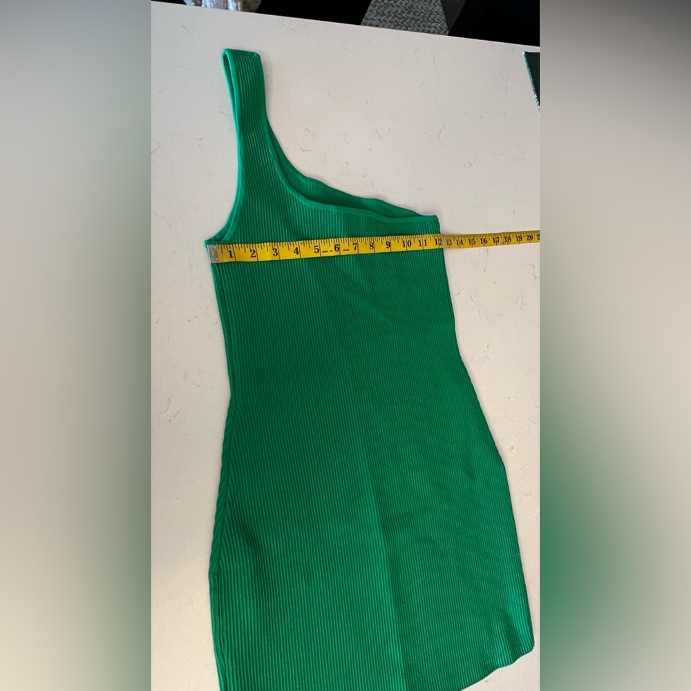 Babaton Vibrant Green One-Shoulder Dress size M - Picture 6 of 9